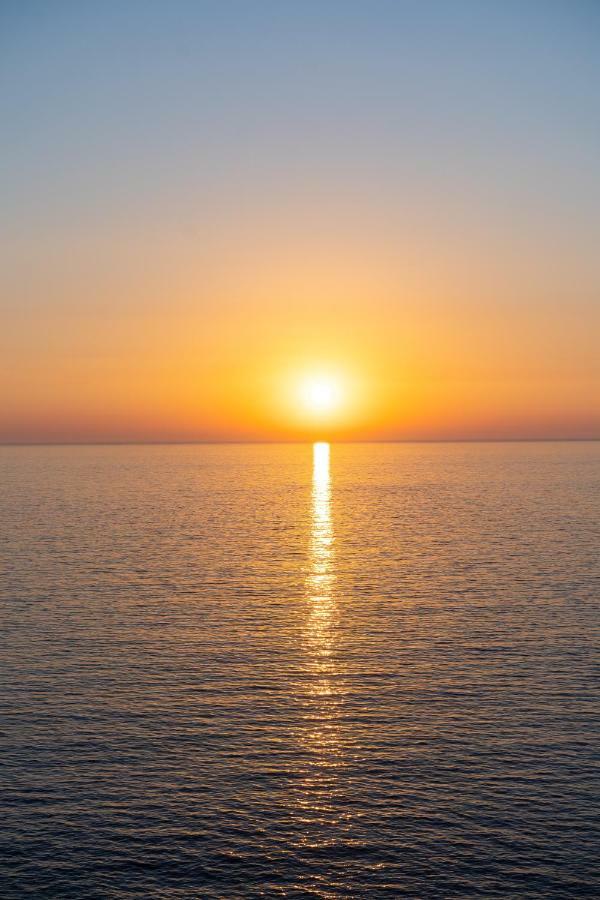 Ikarian Endless Blue Guest House Kouniadi Bagian luar foto