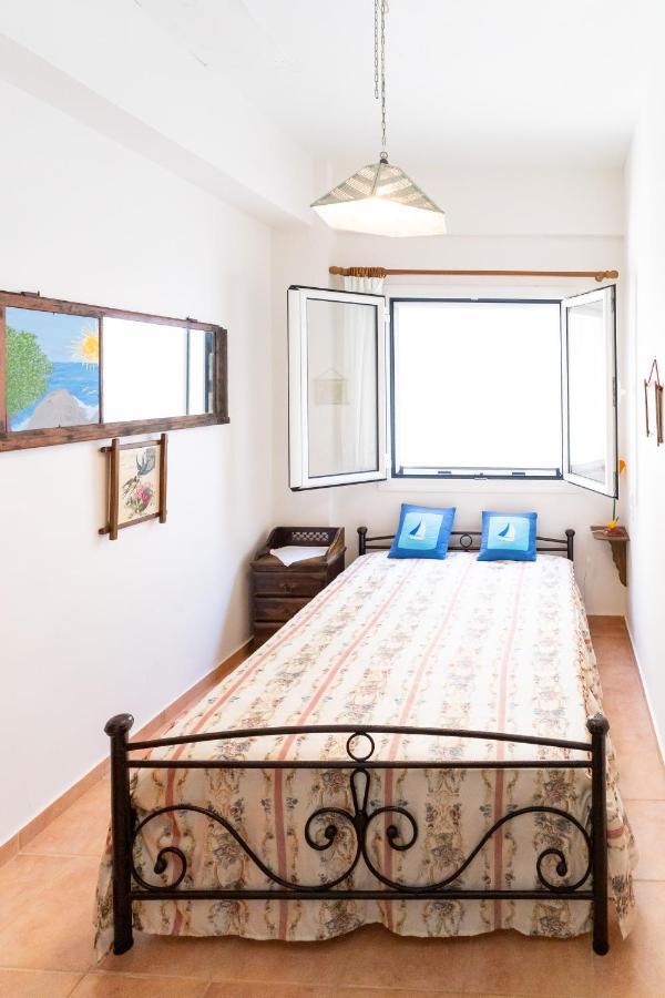 Ikarian Endless Blue Guest House Kouniadi Bagian luar foto